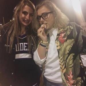 Meet your Posher, Caitlin